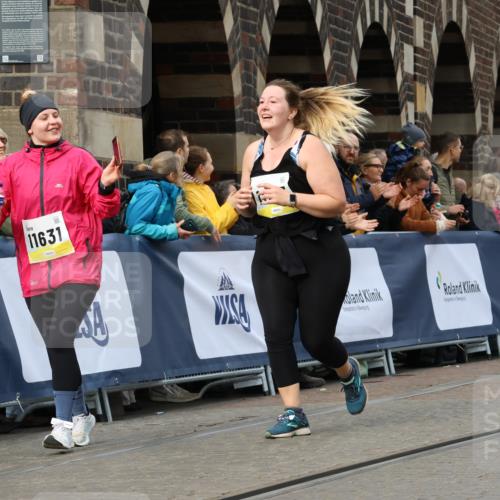 05.10.2025 - 20. swb-Marathon Bremen Strokosch-Dieckow http://msf.ph/oto/9288639 05.10.2025 11:21:20 Ziel 11631, 11743 meine-sportfotos.de