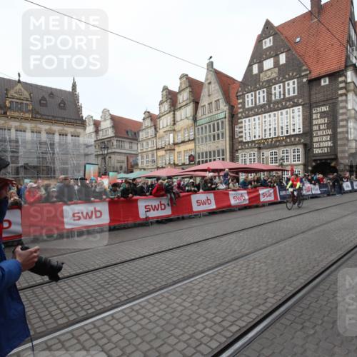 05.10.2025 - 20. swb-Marathon Bremen Yannick Fuchs http://msf.ph/oto/9288663 05.10.2025 10:32:47 Ziel  meine-sportfotos.de