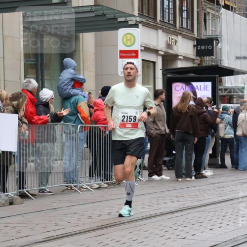 05.10.2025 - 20. swb-Marathon Bremen Strokosch-Dieckow http://msf.ph/oto/9288665 05.10.2025 12:28:35 Ziel 600, 717, 1113, 1948, 2053, 2159, 2292, 600, 717, 1113, 1948, 2053, 2159, 2292 meine-sportfotos.de