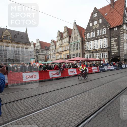 05.10.2025 - 20. swb-Marathon Bremen Yannick Fuchs http://msf.ph/oto/9288672 05.10.2025 10:32:49 Ziel 9996 meine-sportfotos.de