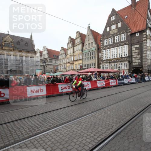 05.10.2025 - 20. swb-Marathon Bremen Yannick Fuchs http://msf.ph/oto/9288679 05.10.2025 10:32:49 Ziel 9996 meine-sportfotos.de