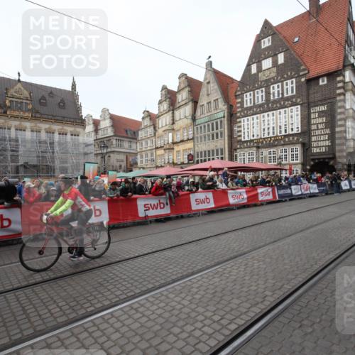 05.10.2025 - 20. swb-Marathon Bremen Yannick Fuchs http://msf.ph/oto/9288685 05.10.2025 10:32:50 Ziel 9996 meine-sportfotos.de