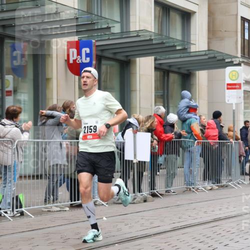 05.10.2025 - 20. swb-Marathon Bremen Strokosch-Dieckow http://msf.ph/oto/9288707 05.10.2025 12:28:36 Ziel 600, 717, 1113, 1948, 2053, 2159, 2292, 600, 717, 1113, 1948, 2053, 2159, 2292 meine-sportfotos.de