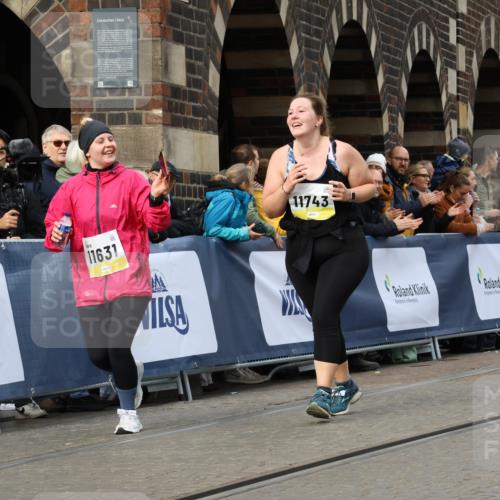 05.10.2025 - 20. swb-Marathon Bremen Strokosch-Dieckow http://msf.ph/oto/9288752 05.10.2025 11:21:20 Ziel 11631, 11743 meine-sportfotos.de