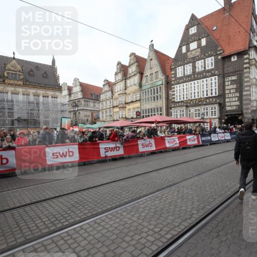 05.10.2025 - 20. swb-Marathon Bremen Yannick Fuchs http://msf.ph/oto/9288781 05.10.2025 10:35:51 Ziel  meine-sportfotos.de