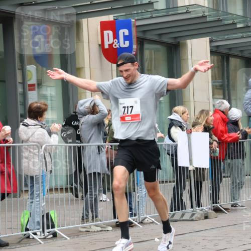 05.10.2025 - 20. swb-Marathon Bremen Strokosch-Dieckow http://msf.ph/oto/9288860 05.10.2025 12:28:40 Ziel 600, 717, 1113, 1948, 2159, 2292, 600, 717, 1113, 1948, 2159, 2292 meine-sportfotos.de