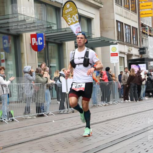 05.10.2025 - 20. swb-Marathon Bremen Strokosch-Dieckow http://msf.ph/oto/9288913 05.10.2025 12:28:43 Ziel 600, 717, 1948, 2116, 2292, 600, 717, 1948, 2116, 2292 meine-sportfotos.de