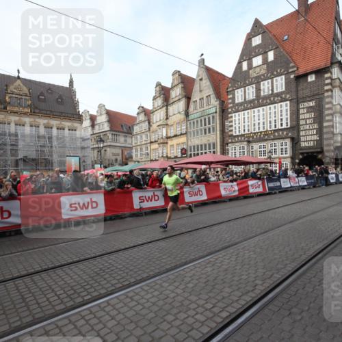 05.10.2025 - 20. swb-Marathon Bremen Yannick Fuchs http://msf.ph/oto/9288928 05.10.2025 10:38:58 Ziel 10967 meine-sportfotos.de