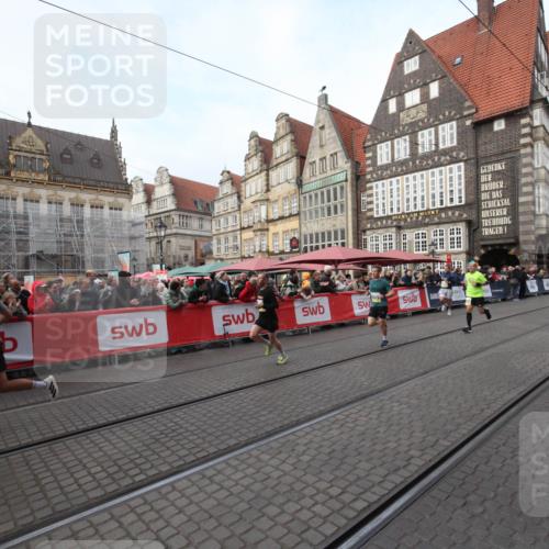 05.10.2025 - 20. swb-Marathon Bremen Yannick Fuchs http://msf.ph/oto/9288962 05.10.2025 10:39:41 Ziel 9289, 9671, 10525, 11418, 11474 meine-sportfotos.de