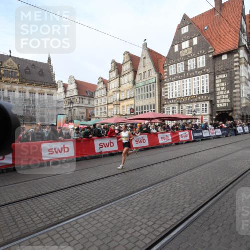 05.10.2025 - 20. swb-Marathon Bremen Yannick Fuchs http://msf.ph/oto/9289039 05.10.2025 10:40:35 Ziel 10686, 11114 meine-sportfotos.de