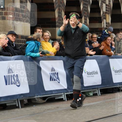 05.10.2025 - 20. swb-Marathon Bremen Strokosch-Dieckow http://msf.ph/oto/9289076 05.10.2025 11:21:26 Ziel 10072, 11631 meine-sportfotos.de