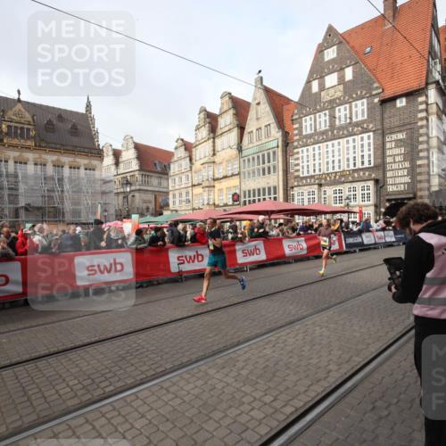 05.10.2025 - 20. swb-Marathon Bremen Yannick Fuchs http://msf.ph/oto/9289098 05.10.2025 10:41:57 Ziel 9884, 10104, 10880, 11581, 11710 meine-sportfotos.de