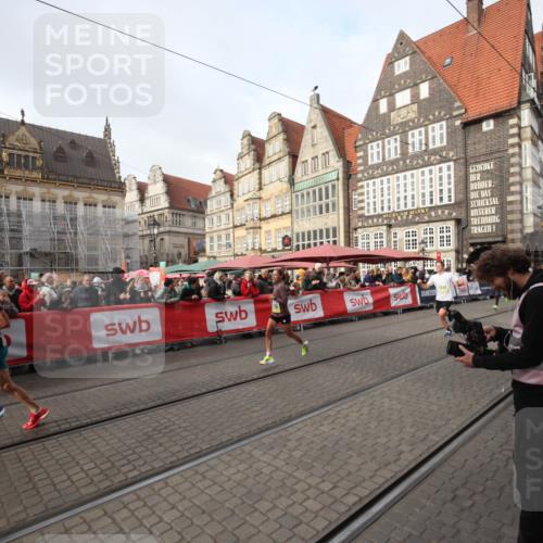 05.10.2025 - 20. swb-Marathon Bremen Yannick Fuchs http://msf.ph/oto/9289101 05.10.2025 10:41:58 Ziel 9884, 10104, 10691, 10880, 11581, 11710 meine-sportfotos.de
