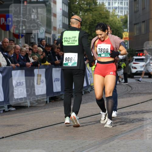 05.10.2025 - 20. swb-Marathon Bremen Strokosch-Dieckow http://msf.ph/oto/9289134 05.10.2025 11:21:44 Ziel  meine-sportfotos.de