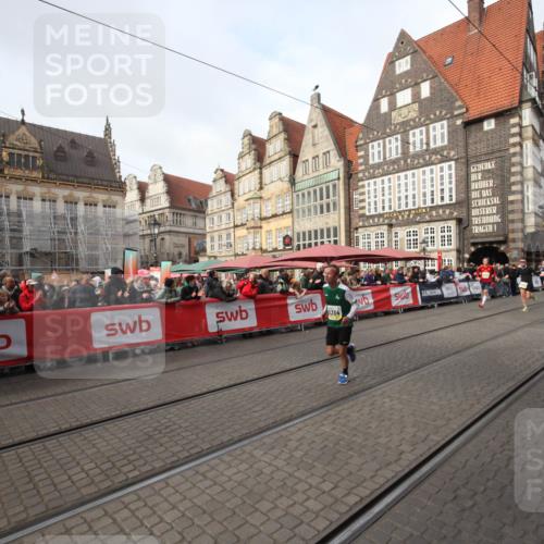 05.10.2025 - 20. swb-Marathon Bremen Yannick Fuchs http://msf.ph/oto/9289143 05.10.2025 10:42:17 Ziel 8187, 9364, 10838, 11217, 11422 meine-sportfotos.de