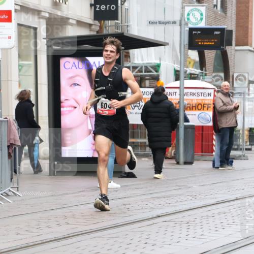 05.10.2025 - 20. swb-Marathon Bremen Strokosch-Dieckow http://msf.ph/oto/9289238 05.10.2025 12:29:47 Ziel 604, 604 meine-sportfotos.de