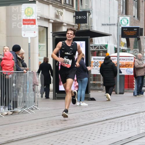 05.10.2025 - 20. swb-Marathon Bremen Strokosch-Dieckow http://msf.ph/oto/9289245 05.10.2025 12:29:47 Ziel 604, 604 meine-sportfotos.de