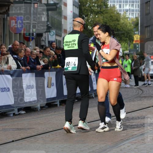 05.10.2025 - 20. swb-Marathon Bremen Strokosch-Dieckow http://msf.ph/oto/9289263 05.10.2025 11:21:44 Ziel  meine-sportfotos.de