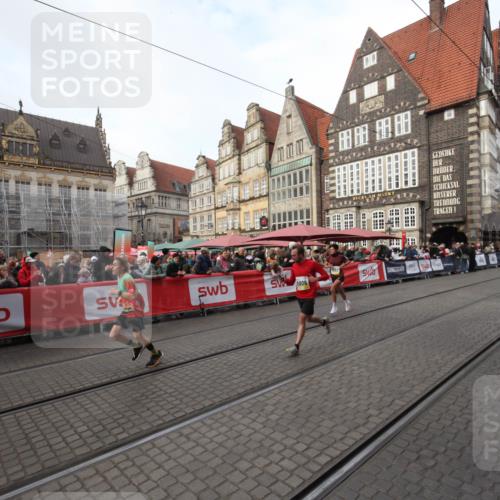 05.10.2025 - 20. swb-Marathon Bremen Yannick Fuchs http://msf.ph/oto/9289300 05.10.2025 10:43:13 Ziel 9006, 10474, 10553, 10979, 11476 meine-sportfotos.de