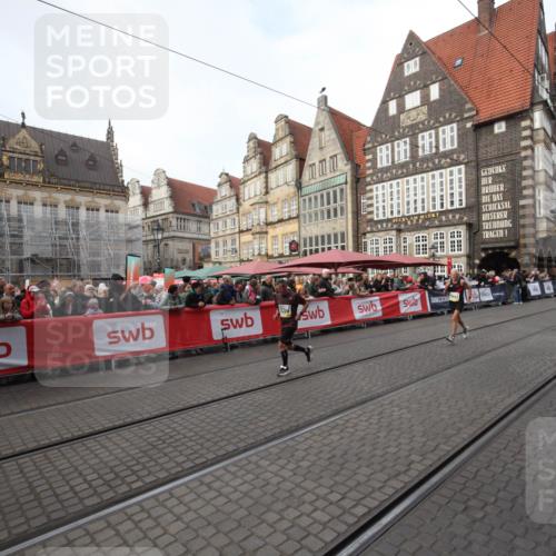 05.10.2025 - 20. swb-Marathon Bremen Yannick Fuchs http://msf.ph/oto/9289329 05.10.2025 10:43:20 Ziel 10541, 11304 meine-sportfotos.de