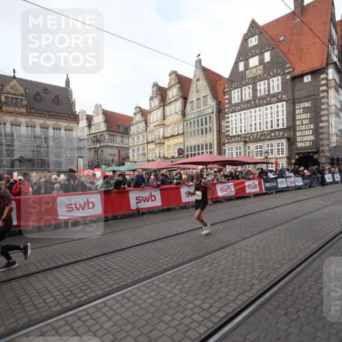 05.10.2025 - 20. swb-Marathon Bremen Yannick Fuchs http://msf.ph/oto/9289337 05.10.2025 10:43:21 Ziel 10541, 11304 meine-sportfotos.de