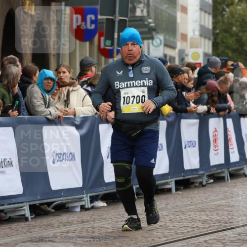 05.10.2025 - 20. swb-Marathon Bremen Strokosch-Dieckow http://msf.ph/oto/9289371 05.10.2025 11:22:15 Ziel 10700 meine-sportfotos.de
