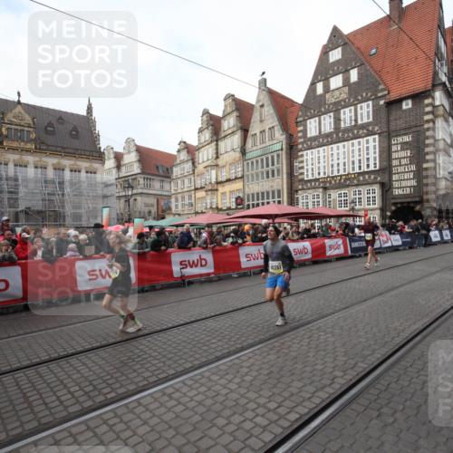 05.10.2025 - 20. swb-Marathon Bremen Yannick Fuchs http://msf.ph/oto/9289428 05.10.2025 10:44:11 Ziel 9614, 9919, 10351, 10649, 11316, 11503, 11645 meine-sportfotos.de