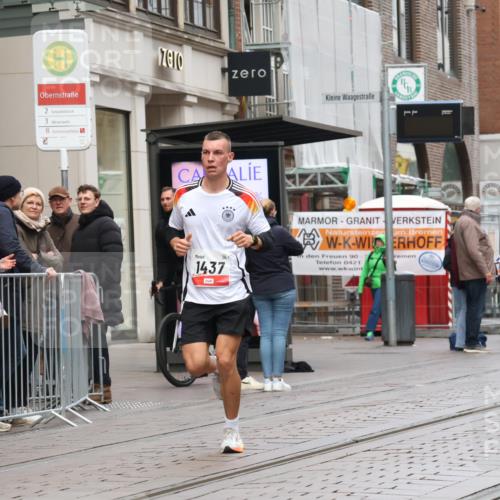 05.10.2025 - 20. swb-Marathon Bremen Strokosch-Dieckow http://msf.ph/oto/9289450 05.10.2025 12:30:33 Ziel 1437, 1437 meine-sportfotos.de