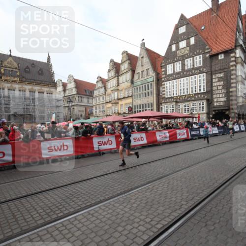 05.10.2025 - 20. swb-Marathon Bremen Yannick Fuchs http://msf.ph/oto/9289462 05.10.2025 10:44:20 Ziel 10044, 10816, 11659 meine-sportfotos.de