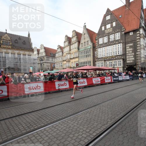 05.10.2025 - 20. swb-Marathon Bremen Yannick Fuchs http://msf.ph/oto/9289475 05.10.2025 10:44:28 Ziel 9361, 10505, 10666 meine-sportfotos.de