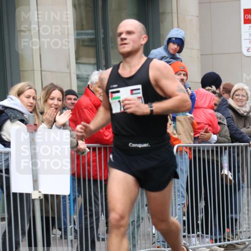 05.10.2025 - 20. swb-Marathon Bremen Strokosch-Dieckow http://msf.ph/oto/9289508 05.10.2025 12:31:00 Ziel 157, 157 meine-sportfotos.de
