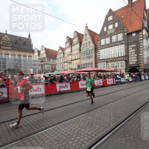 05.10.2025 - 20. swb-Marathon Bremen Yannick Fuchs http://msf.ph/oto/9289511 05.10.2025 10:44:48 Ziel 9878, 10092, 10306, 11714 meine-sportfotos.de