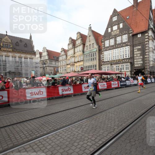 05.10.2025 - 20. swb-Marathon Bremen Yannick Fuchs http://msf.ph/oto/9289541 05.10.2025 10:45:06 Ziel 9202, 9678, 11362, 11715 meine-sportfotos.de