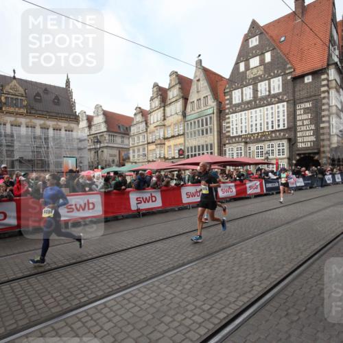 05.10.2025 - 20. swb-Marathon Bremen Yannick Fuchs http://msf.ph/oto/9289596 05.10.2025 10:45:28 Ziel 9396, 9885, 10447, 11346, 11403 meine-sportfotos.de