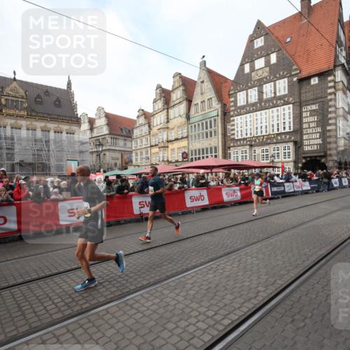 05.10.2025 - 20. swb-Marathon Bremen Yannick Fuchs http://msf.ph/oto/9289605 05.10.2025 10:45:29 Ziel 9396, 9885, 10447, 11346, 11403, 11585 meine-sportfotos.de