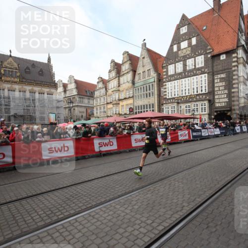 05.10.2025 - 20. swb-Marathon Bremen Yannick Fuchs http://msf.ph/oto/9289615 05.10.2025 10:45:33 Ziel 11403, 11585 meine-sportfotos.de