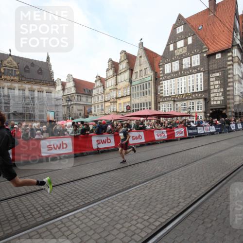 05.10.2025 - 20. swb-Marathon Bremen Yannick Fuchs http://msf.ph/oto/9289619 05.10.2025 10:45:33 Ziel 11403, 11585 meine-sportfotos.de