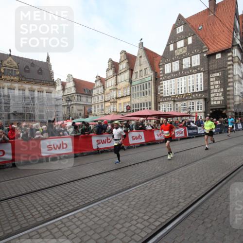05.10.2025 - 20. swb-Marathon Bremen Yannick Fuchs http://msf.ph/oto/9289648 05.10.2025 10:45:47 Ziel 28, 9709, 10350, 10639, 10792, 10823 meine-sportfotos.de