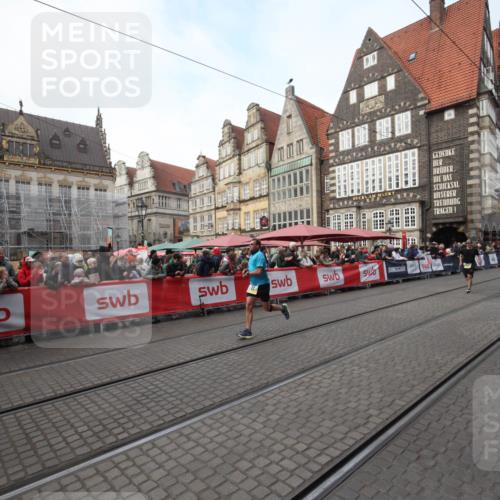 05.10.2025 - 20. swb-Marathon Bremen Yannick Fuchs http://msf.ph/oto/9289658 05.10.2025 10:45:50 Ziel 28, 9960, 10350, 10823 meine-sportfotos.de