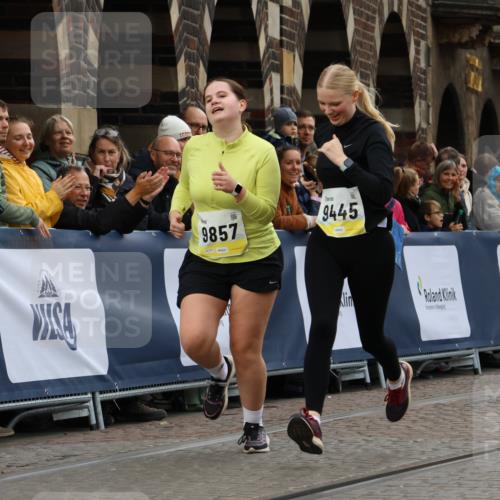 05.10.2025 - 20. swb-Marathon Bremen Strokosch-Dieckow http://msf.ph/oto/9289666 05.10.2025 11:22:43 Ziel 9445, 9857 meine-sportfotos.de