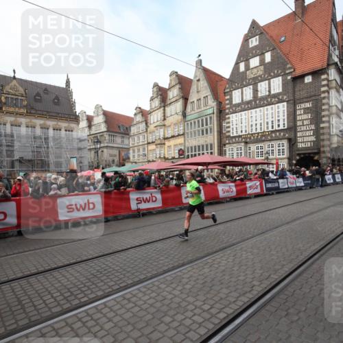 05.10.2025 - 20. swb-Marathon Bremen Yannick Fuchs http://msf.ph/oto/9289672 05.10.2025 10:45:53 Ziel 9285, 9960, 10350, 10823 meine-sportfotos.de