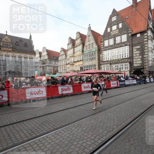 05.10.2025 - 20. swb-Marathon Bremen Yannick Fuchs http://msf.ph/oto/9289679 05.10.2025 10:46:00 Ziel 9397, 9876, 10090, 10773, 11617 meine-sportfotos.de