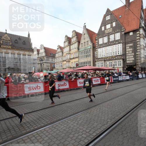 05.10.2025 - 20. swb-Marathon Bremen Yannick Fuchs http://msf.ph/oto/9289708 05.10.2025 10:46:09 Ziel 9500, 10688, 10858, 11074, 11513 meine-sportfotos.de