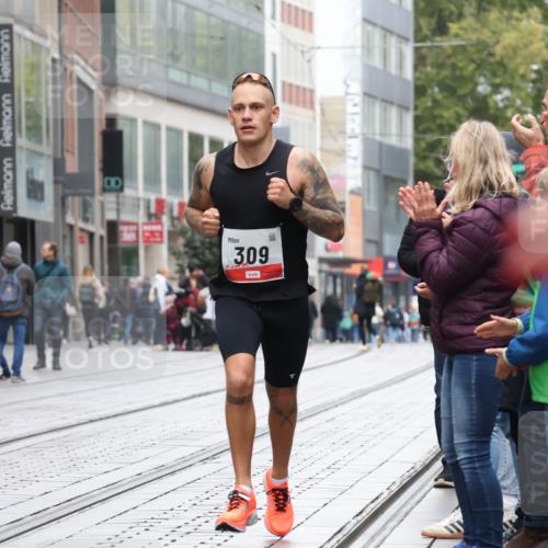 05.10.2025 - 20. swb-Marathon Bremen Strokosch-Dieckow http://msf.ph/oto/9289729 05.10.2025 12:32:18 Ziel 309, 309 meine-sportfotos.de