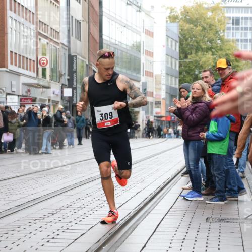 05.10.2025 - 20. swb-Marathon Bremen Strokosch-Dieckow http://msf.ph/oto/9289761 05.10.2025 12:32:19 Ziel 309, 309 meine-sportfotos.de