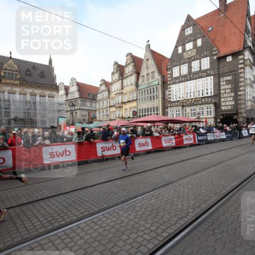 05.10.2025 - 20. swb-Marathon Bremen Yannick Fuchs http://msf.ph/oto/9289765 05.10.2025 10:46:39 Ziel 9009, 9207, 10268, 11268 meine-sportfotos.de