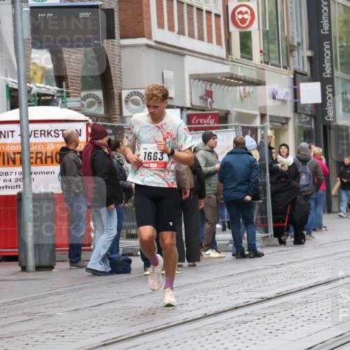 05.10.2025 - 20. swb-Marathon Bremen Strokosch-Dieckow http://msf.ph/oto/9289847 05.10.2025 12:33:48 Ziel 888, 1663, 888, 1663 meine-sportfotos.de