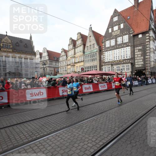 05.10.2025 - 20. swb-Marathon Bremen Yannick Fuchs http://msf.ph/oto/9289886 05.10.2025 10:47:31 Ziel 9244, 10319, 10637, 10667, 10951, 11498, 11742 meine-sportfotos.de