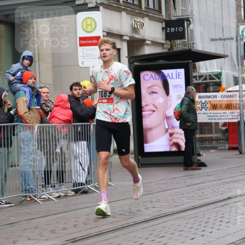 05.10.2025 - 20. swb-Marathon Bremen Strokosch-Dieckow http://msf.ph/oto/9289920 05.10.2025 12:33:52 Ziel 888, 1663, 888, 1663 meine-sportfotos.de