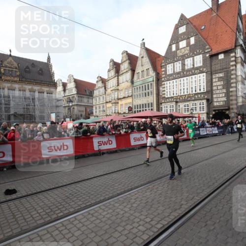 05.10.2025 - 20. swb-Marathon Bremen Yannick Fuchs http://msf.ph/oto/9289945 05.10.2025 10:47:50 Ziel 10062, 10382, 10601, 10929, 11244 meine-sportfotos.de